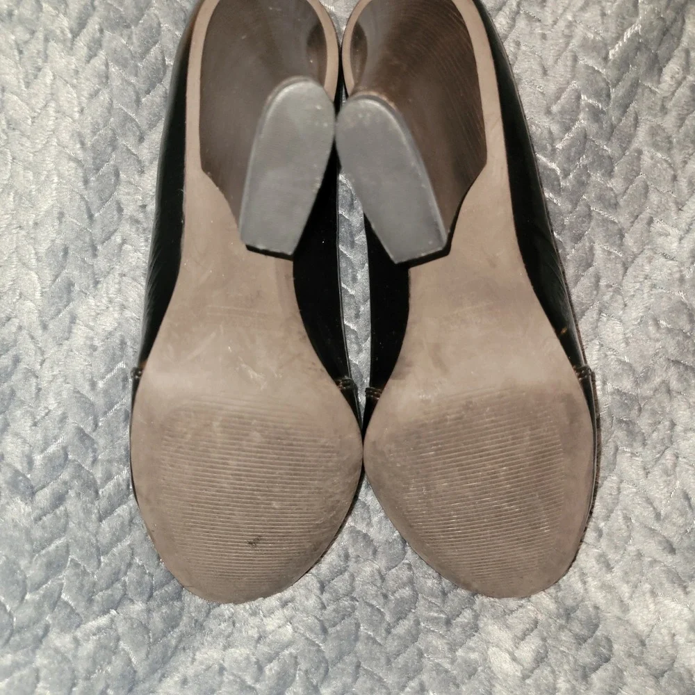 Michael Kors brownish Black Patent Leather Loafer Heels Size 8 1/2 M 3 inch heel
